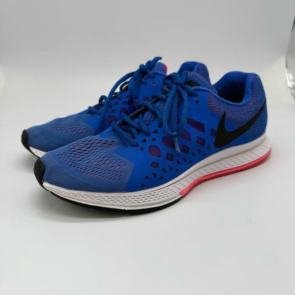 Nike Zoom, Blue and Black Athletic Running Shoes. Size 8. Good used condition!